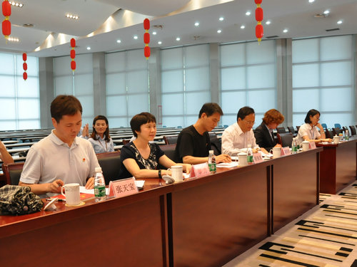 南京科技館“傳誦紅色經(jīng)典、喜迎盛會(huì)召開(kāi)”迎接十九大詩(shī)歌朗誦比賽取得圓滿(mǎn)成功