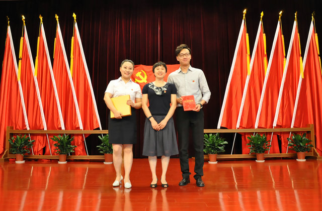 南京科技館“傳誦紅色經(jīng)典、喜迎盛會(huì)召開(kāi)”迎接十九大詩(shī)歌朗誦比賽取得圓滿(mǎn)成功