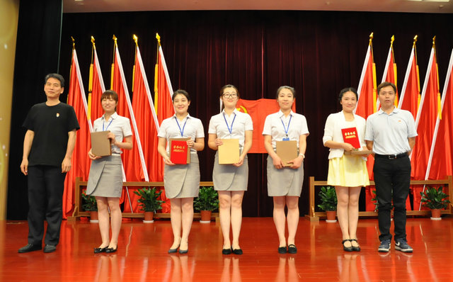 南京科技館“傳誦紅色經(jīng)典、喜迎盛會(huì)召開(kāi)”迎接十九大詩(shī)歌朗誦比賽取得圓滿(mǎn)成功