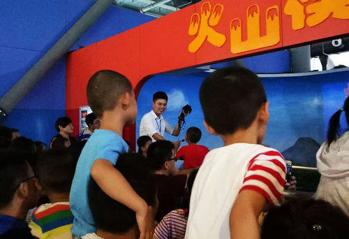 南京科技館一線員工全力做好暑期接待工作