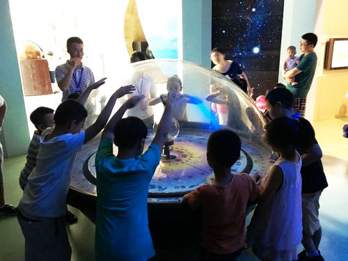 南京科技館一線員工全力做好暑期接待工作