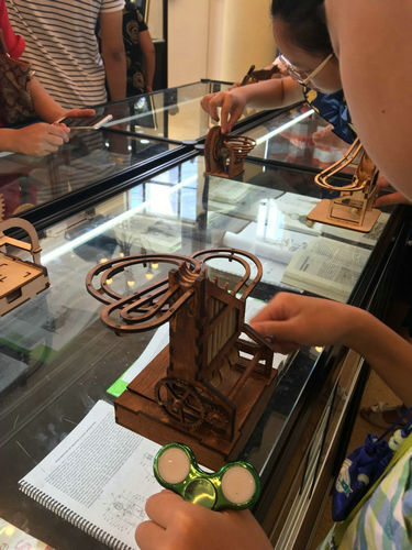 南京科技館赴第四屆上?？撇?huì)考察