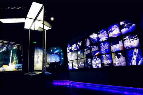 我館赴青海省科技館、德令哈天文科普館考察學(xué)習(xí)