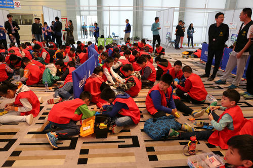 2017江蘇省鳳凰EQ教育機器人大賽在我館成功舉辦