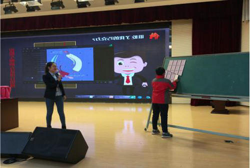 南京科技館科學(xué)課《圓“方”，你怎么看？》掀起校園科普熱潮