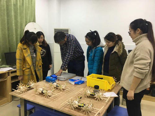 我館展教部一行人赴秦淮區(qū)少年宮交流學(xué)習(xí)