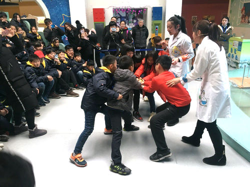 科學(xué)實驗秀《挑戰(zhàn)不可能》