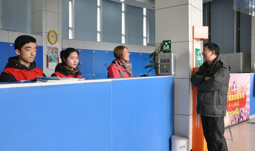 市科協(xié)領(lǐng)導(dǎo)新年走訪慰問科技館員工