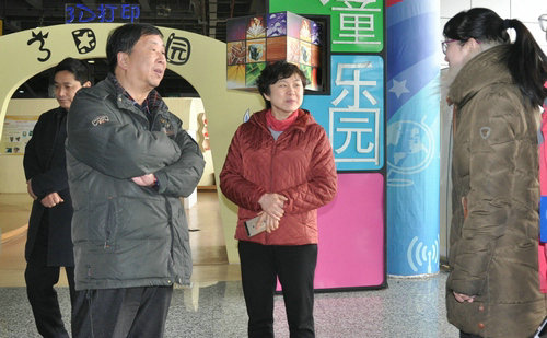 市科協(xié)領(lǐng)導(dǎo)新年走訪慰問科技館員工