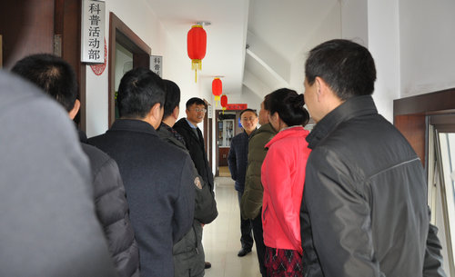 市科協(xié)領(lǐng)導(dǎo)新年走訪慰問科技館員工