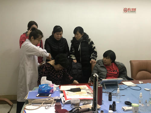 我館開展“學(xué)雷鋒樹新風(fēng)”免費(fèi)義診活動(dòng)