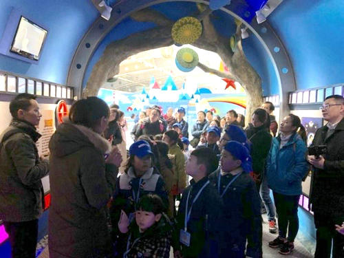 “小小科學(xué)家”系列親子活動