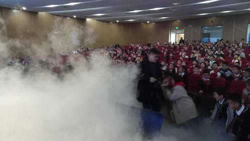 《-196℃的誘惑》 走進(jìn)南外河西分校