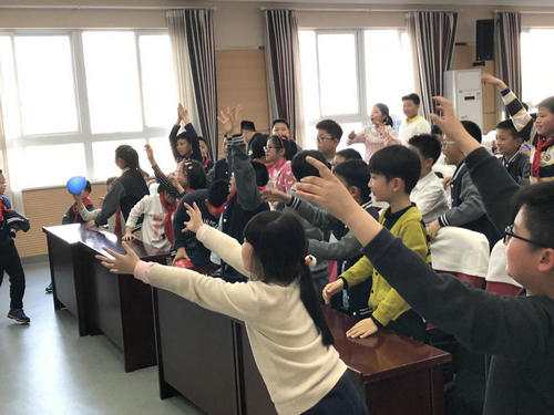 科學(xué)實(shí)驗(yàn)秀《-196°C的誘惑》再進(jìn)校園