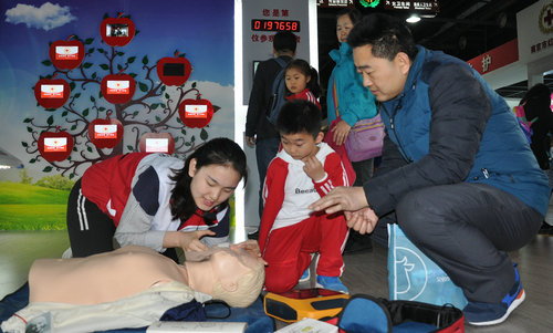 《災(zāi)難來(lái)臨》MV在南京科技館首映