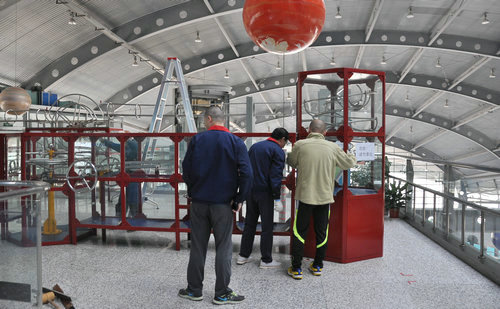 明星滾球喬遷，更上一層樓