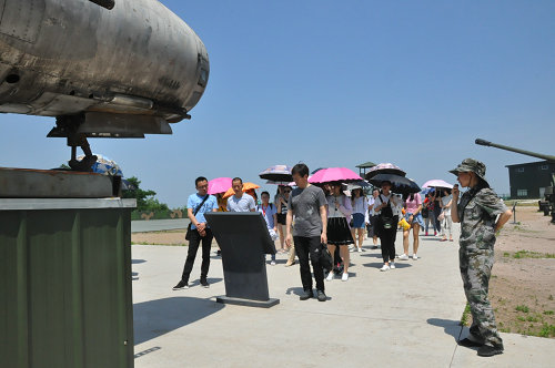 南京科技館在溧水大金山國(guó)防園開展工會(huì)活動(dòng)