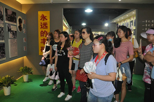 南京科技館在溧水大金山國(guó)防園開展工會(huì)活動(dòng)