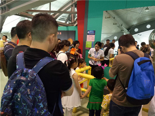 一樣的六一  不一樣的童年