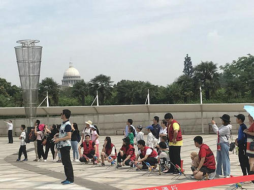 碧海藍(lán)天，載夢(mèng)前行