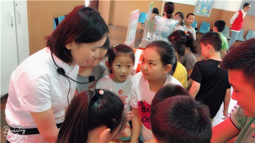 南京科技館科普大篷車進(jìn)駐南京市龍江小學(xué)