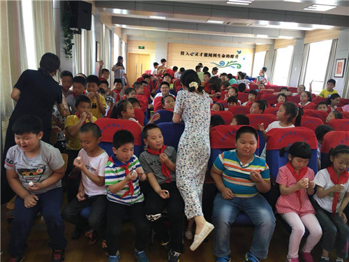 科學實驗秀《-196°C的誘惑》走進南京市煉油廠小學