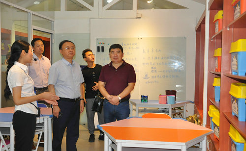 烏魯木齊科協(xié)領(lǐng)導考察南京科技館