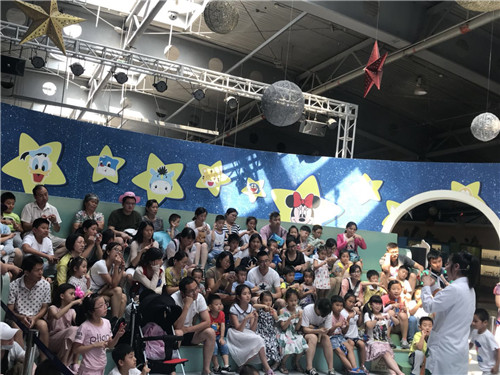 南京科技館玩轉(zhuǎn)科學(xué)課帶你揭秘“重心”