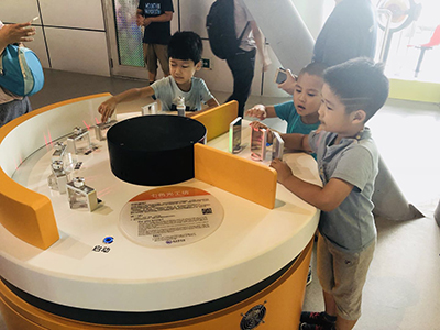 南京科技館基礎(chǔ)科學(xué)展區(qū)正式向公眾開放