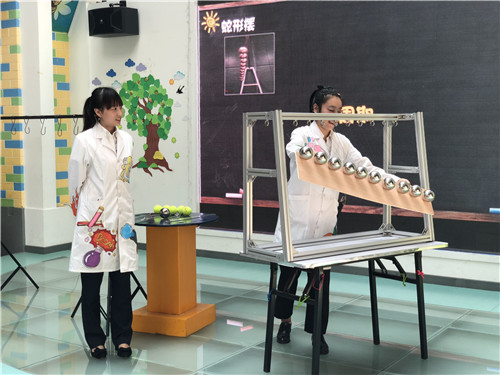 科學實驗秀《一起搖擺》陪你開啟新學年