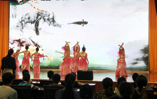 “新鮮一課·經(jīng)典傳承”公益活動(dòng)在南京科技館舉行