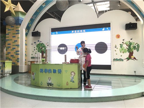 抓住國慶假期的尾巴 科學實驗秀《“聲”不由己》給你不同