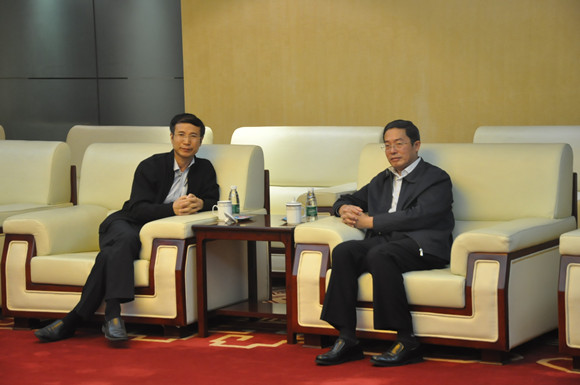 中國(guó)科協(xié)創(chuàng)新戰(zhàn)略研究院院長(zhǎng)任福君來(lái)我館考察