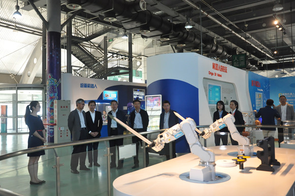 中國(guó)科協(xié)創(chuàng)新戰(zhàn)略研究院院長(zhǎng)任福君來(lái)我館考察