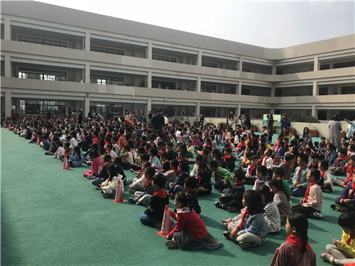 “科技館進校園”活動持續(xù)火爆中