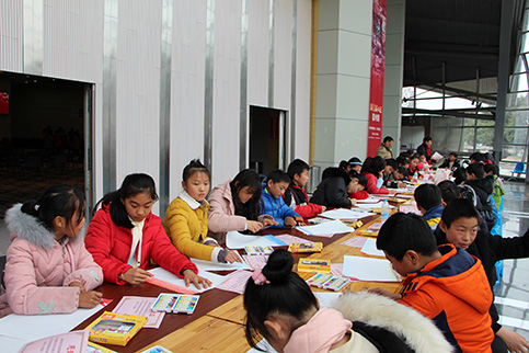 “我們的40年圖片展”昨日在南京科技館成功開幕！