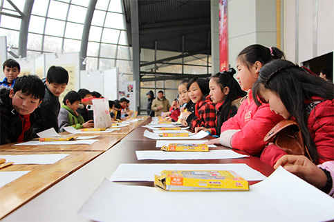 “我們的40年圖片展”昨日在南京科技館成功開幕！