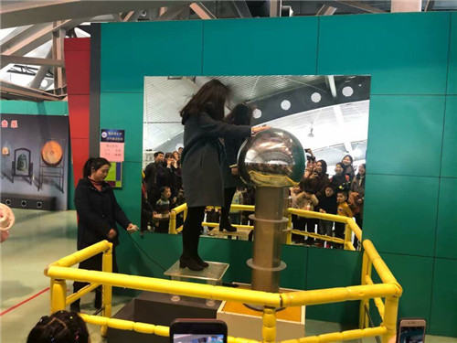 精彩科學實驗秀點燃孩子探索熱情