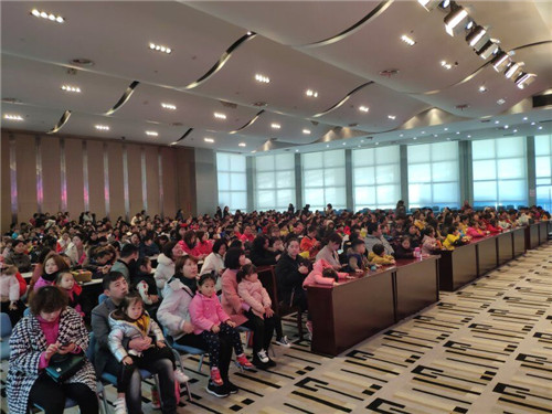 精彩科學實驗秀點燃孩子探索熱情