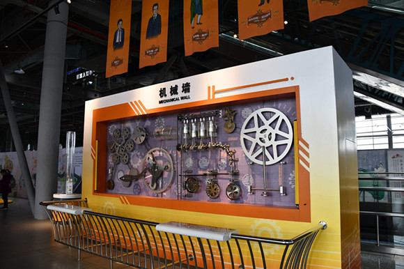 一樓：“基礎科學”和“少兒科普”