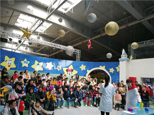 玩轉(zhuǎn)科學(xué)課帶你走進(jìn)旋轉(zhuǎn)的世界