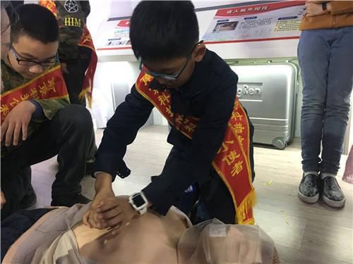 南京科技館科普傳播小使者清明假期培訓(xùn)忙