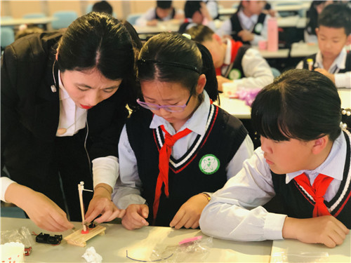 雨花外國(guó)語(yǔ)小學(xué)來(lái)館開(kāi)展“館校合作”研學(xué)活動(dòng)