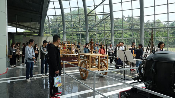 市級機(jī)關(guān)干部參觀南京科技館中國古代科技展