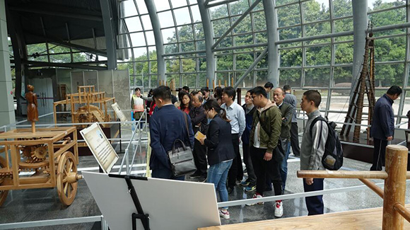 市級機(jī)關(guān)干部參觀南京科技館中國古代科技展