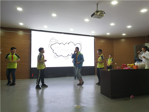 南京科技館科普教育活動(dòng)走進(jìn)湯泉小學(xué)