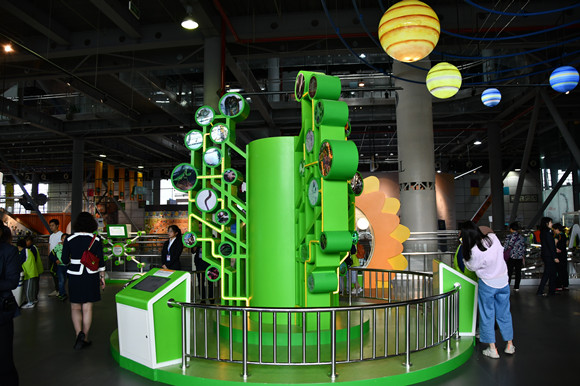 一樓：“基礎科學”和“少兒科普”