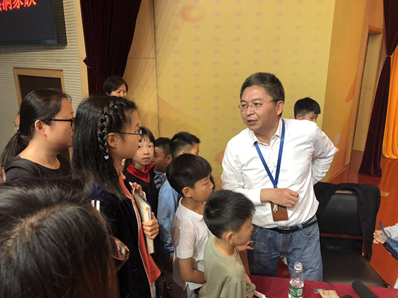 南京科協(xié)大講堂科普?qǐng)?bào)告會(huì)在南京科技館成功舉辦