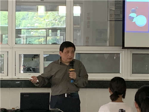 南京科協(xié)大講堂在雨花臺(tái)區(qū)青少年活動(dòng)中心順利開(kāi)講