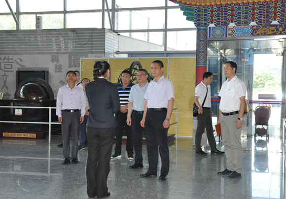 新疆維吾爾自治區(qū)科協(xié)、煙臺(tái)市科協(xié)參觀南京科技館